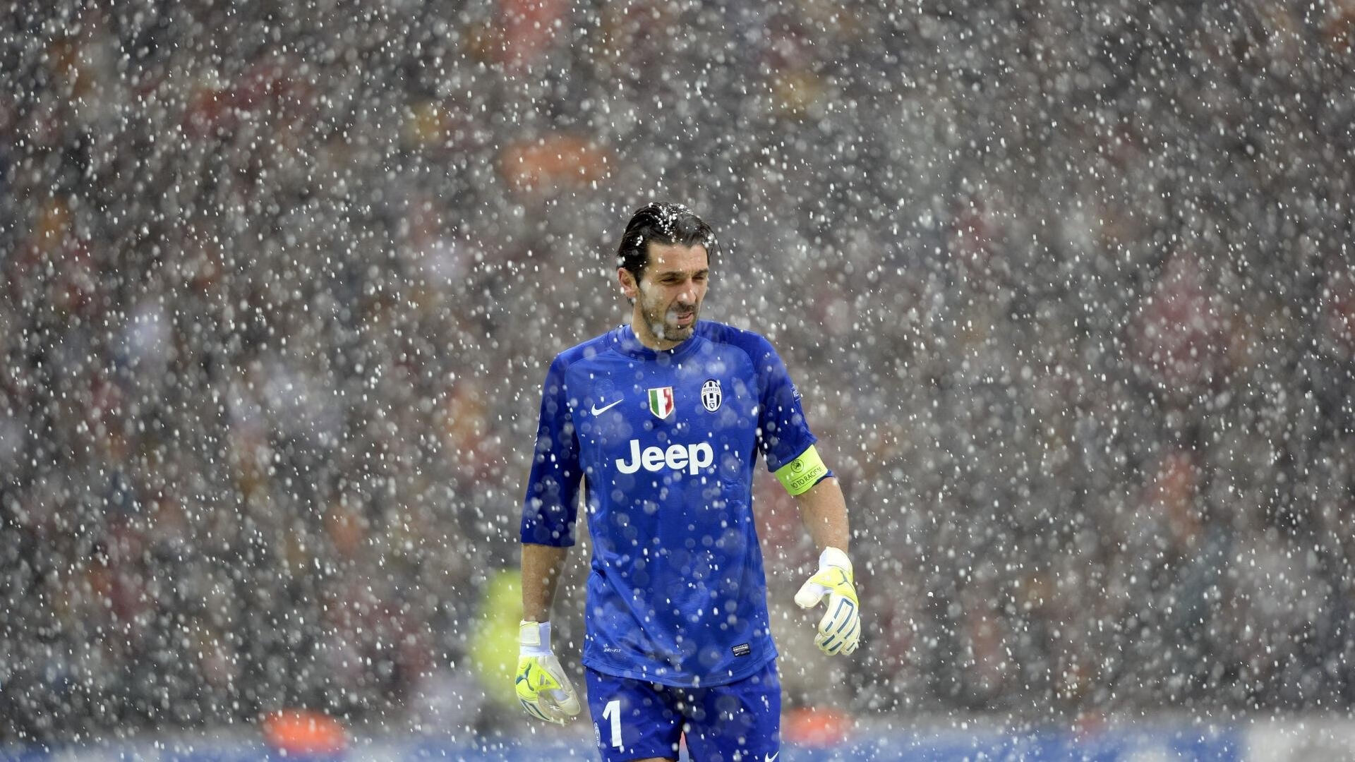 足球外交：比赛如何促进国家间友谊？，足球如何互相协作